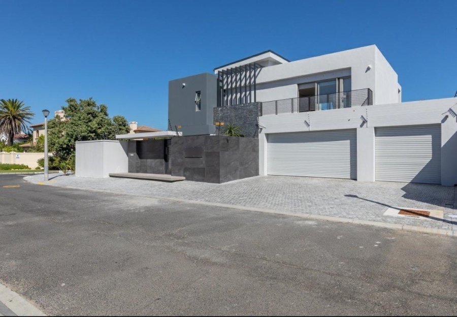 To Let 3 Bedroom Property for Rent in Sunset Beach Western Cape